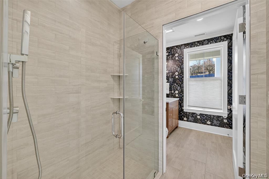 1820 Soundview Court Property Photo 5