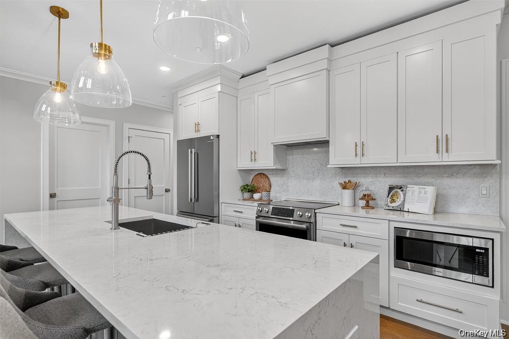 1820 Soundview Court Property Photo 12