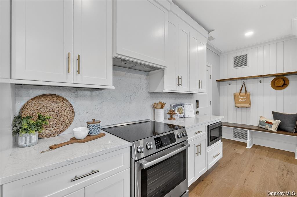 1820 Soundview Court Property Photo 13
