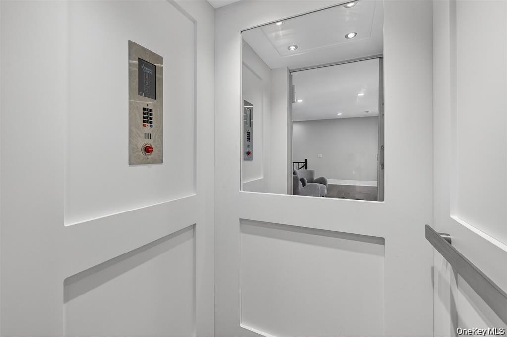 1820 Soundview Court Property Photo 21