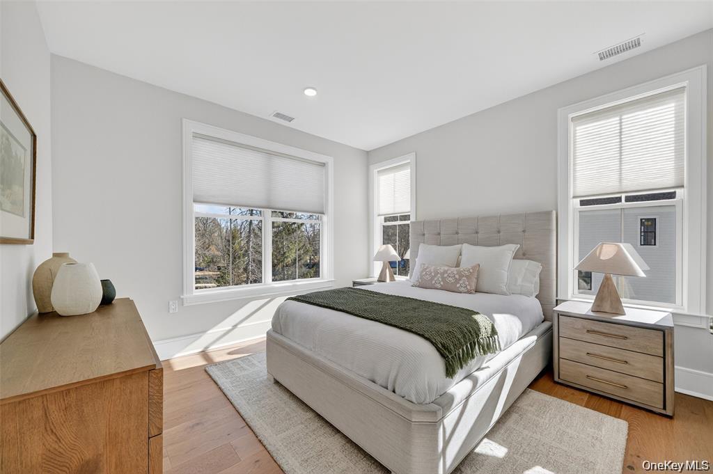 1820 Soundview Court Property Photo 26