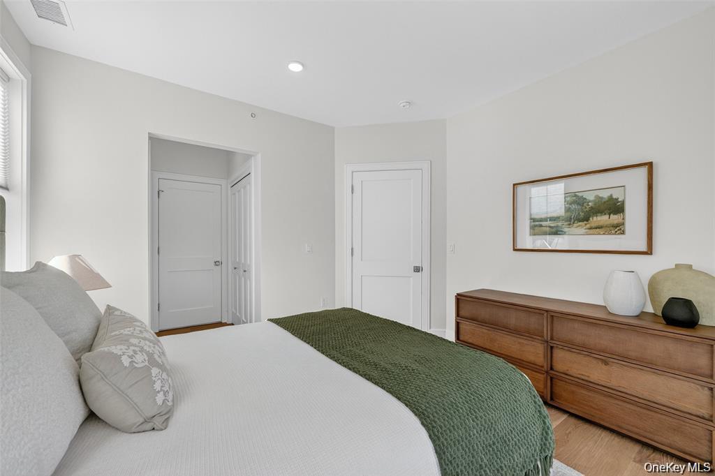 1820 Soundview Court Property Photo 27