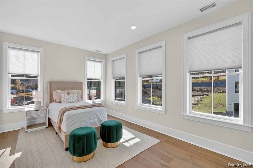 1820 Soundview Court Property Photo 30