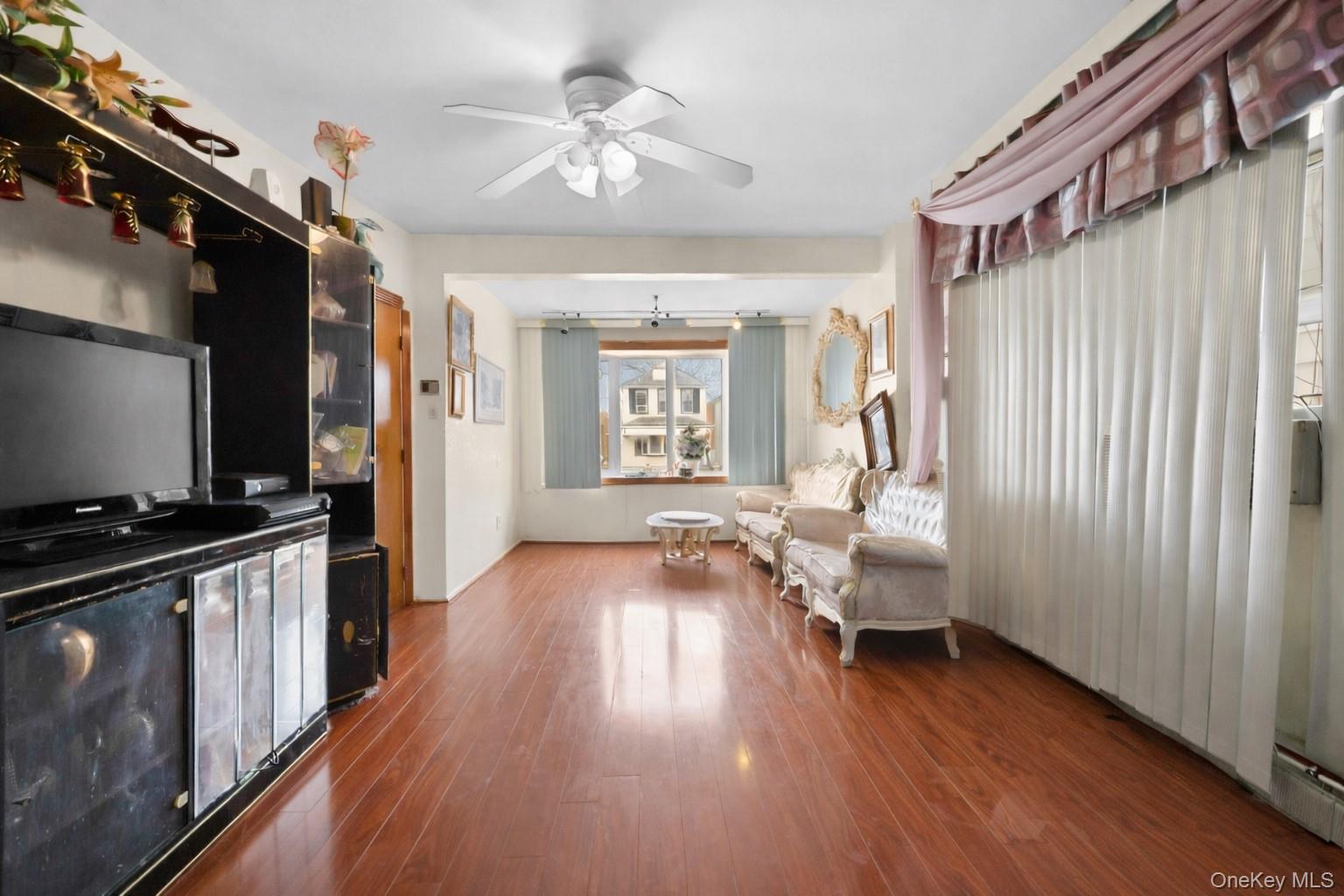 8911 Avenue M Property Photo 3