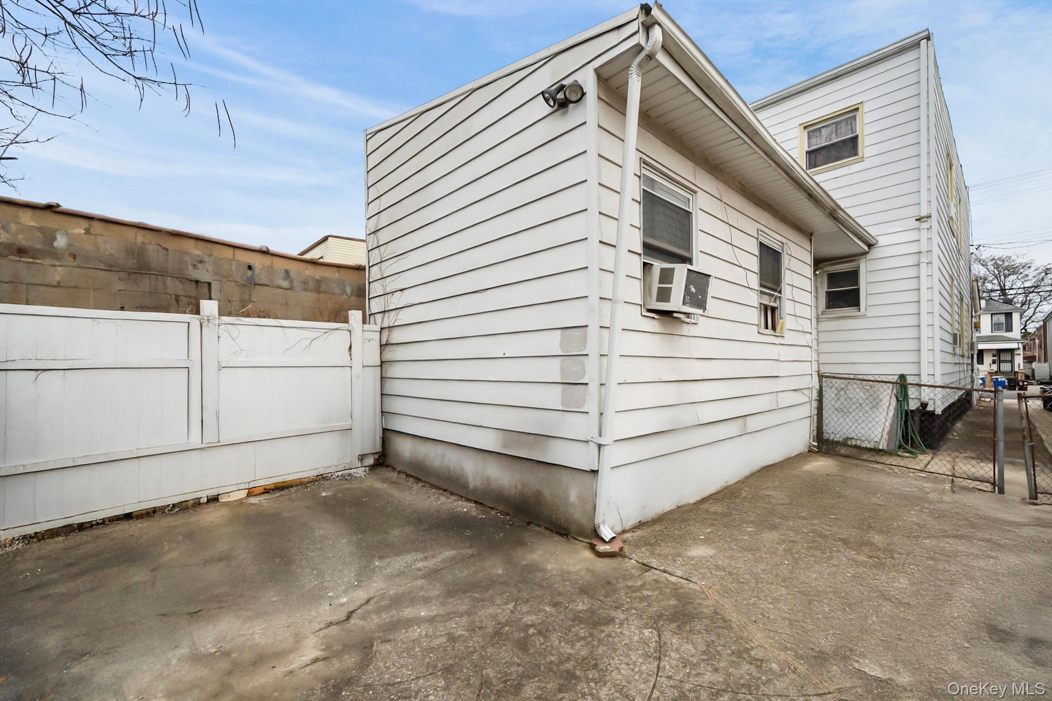 8911 Avenue M Property Photo 12