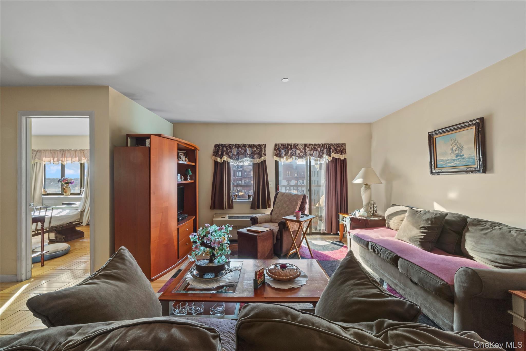 1600 Parkview Avenue 7c Property Photo 2