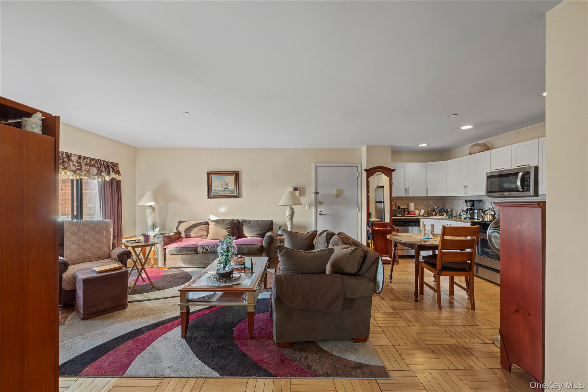 1600 Parkview Avenue 7c Property Photo 3