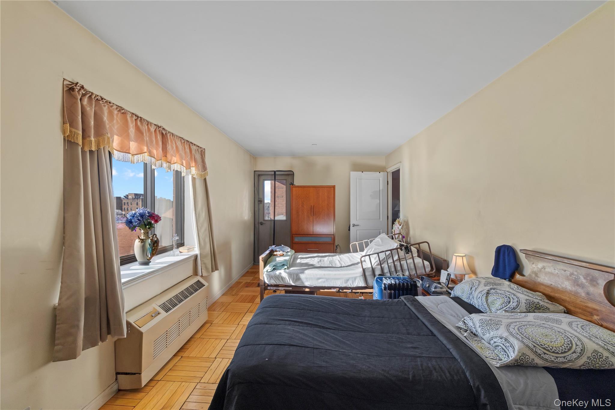 1600 Parkview Avenue 7c Property Photo 5