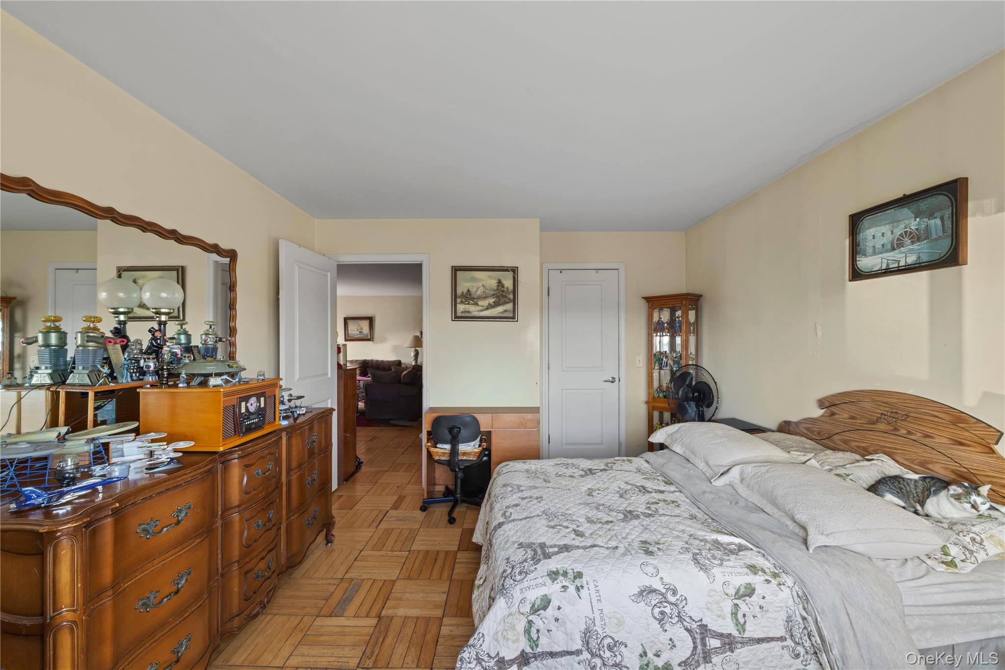 1600 Parkview Avenue 7c Property Photo 6