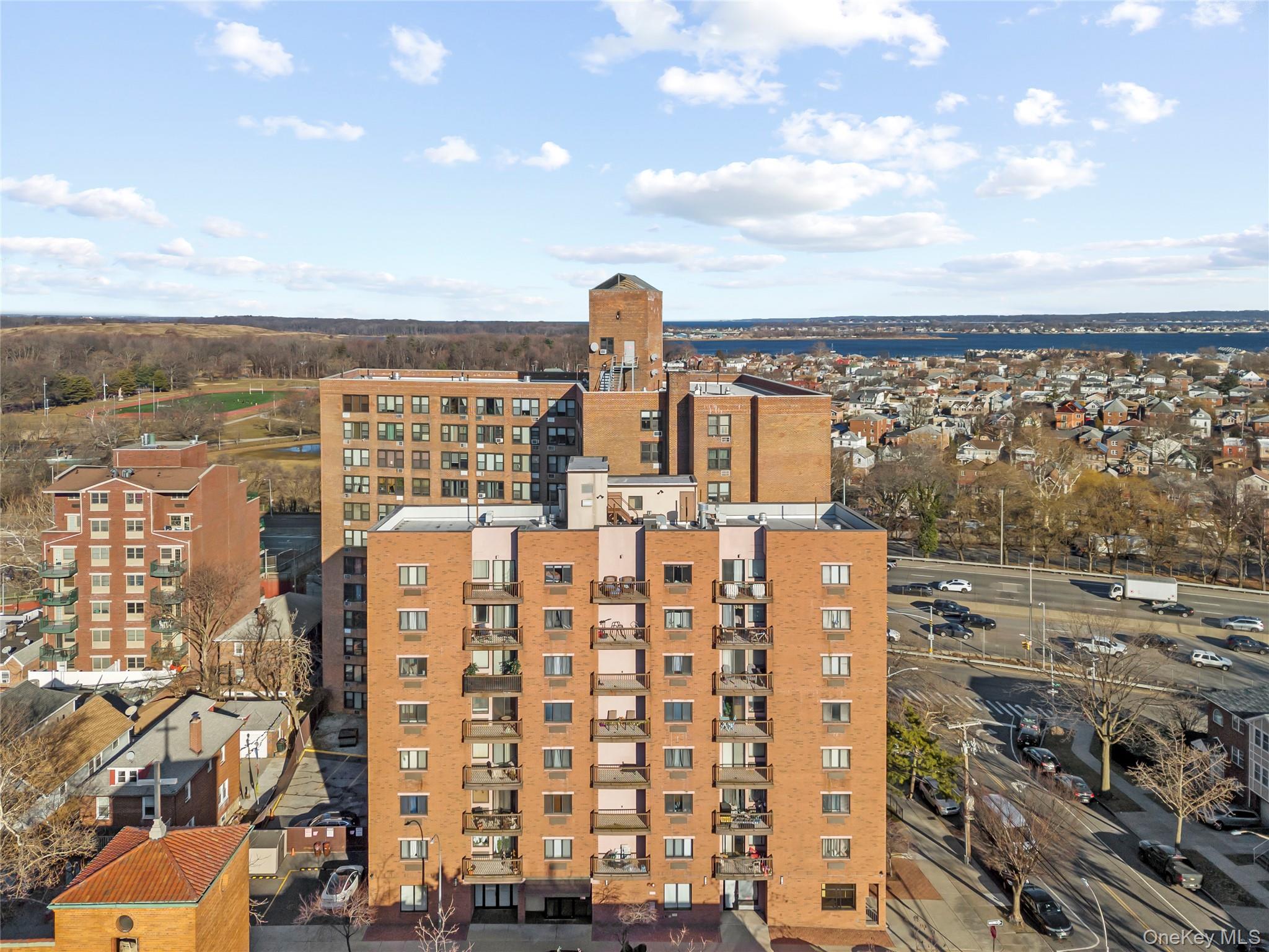 1600 Parkview Avenue 7c Property Photo 12