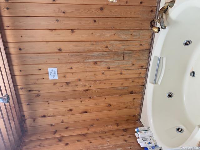 42 Towd Point Road Property Photo 9