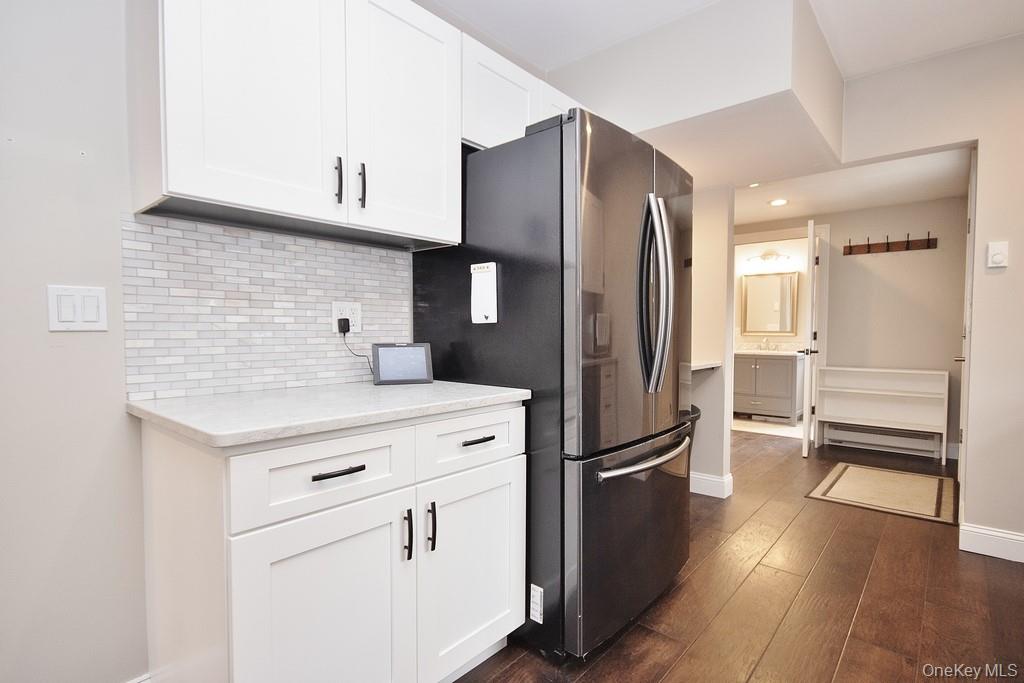 54 Midway Avenue Property Photo 10