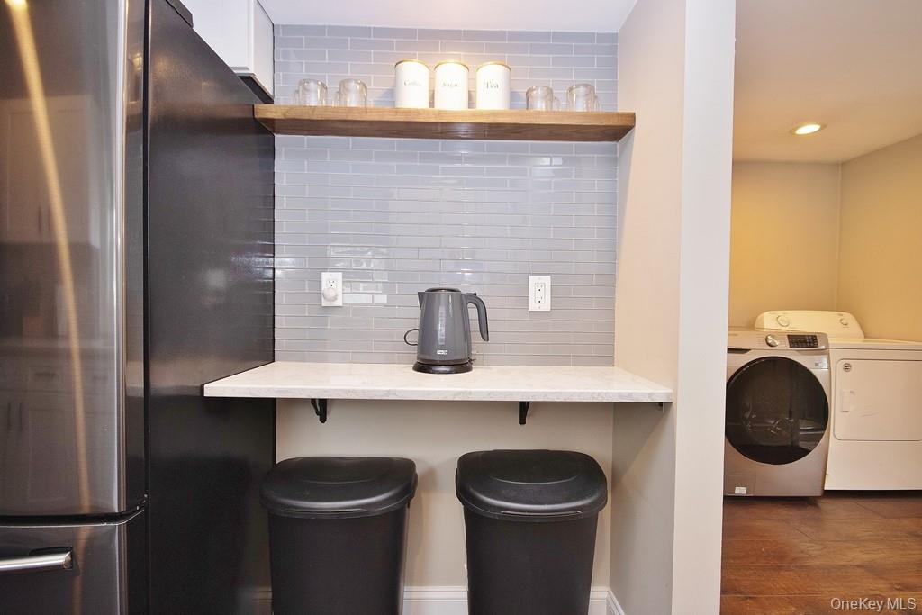 54 Midway Avenue Property Photo 11