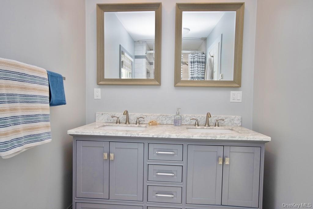 54 Midway Avenue Property Photo 19