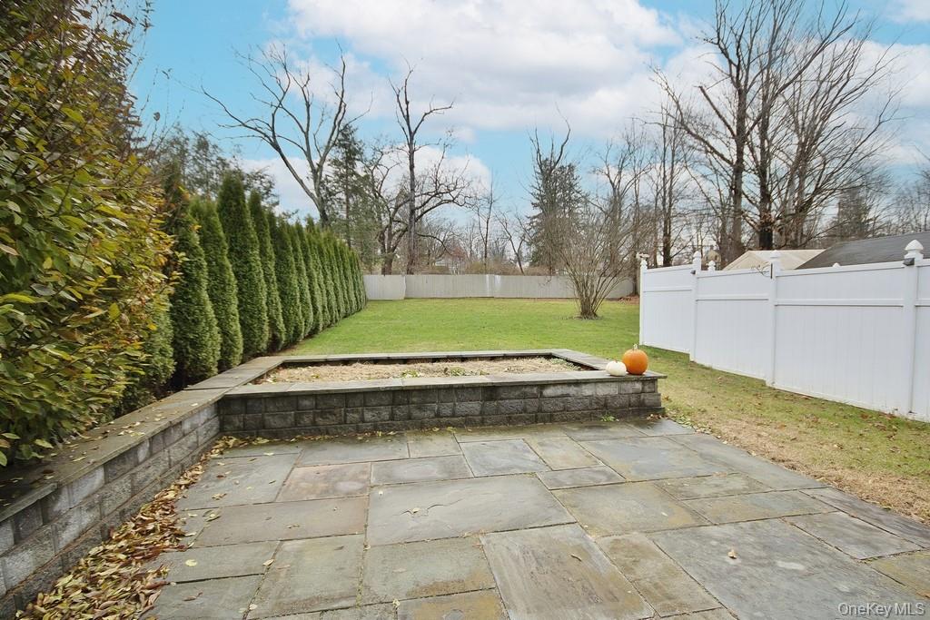 54 Midway Avenue Property Photo 22
