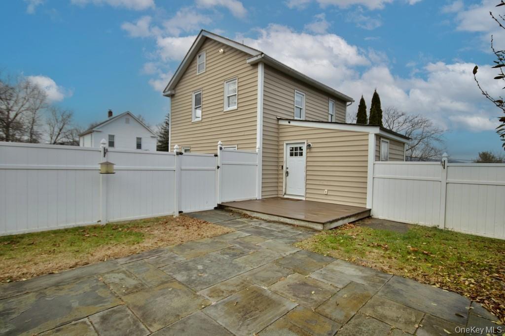 54 Midway Avenue Property Photo 25