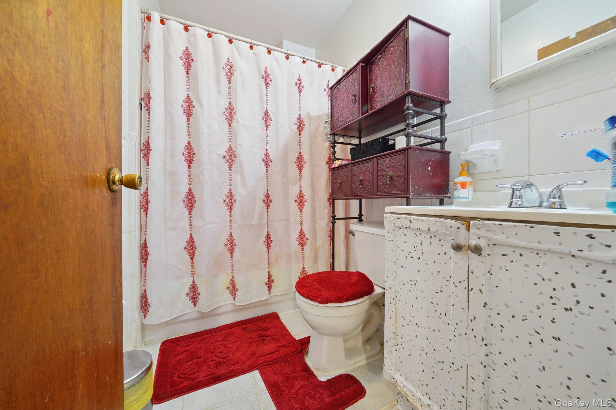 831 E 221st Street Property Photo 11