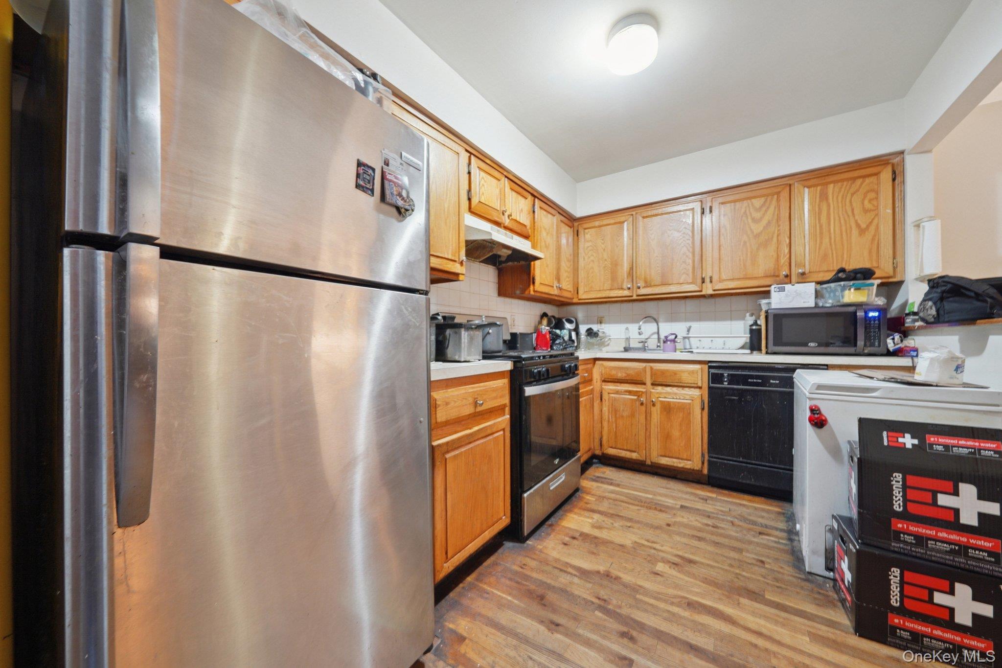 831 E 221st Street Property Photo 15