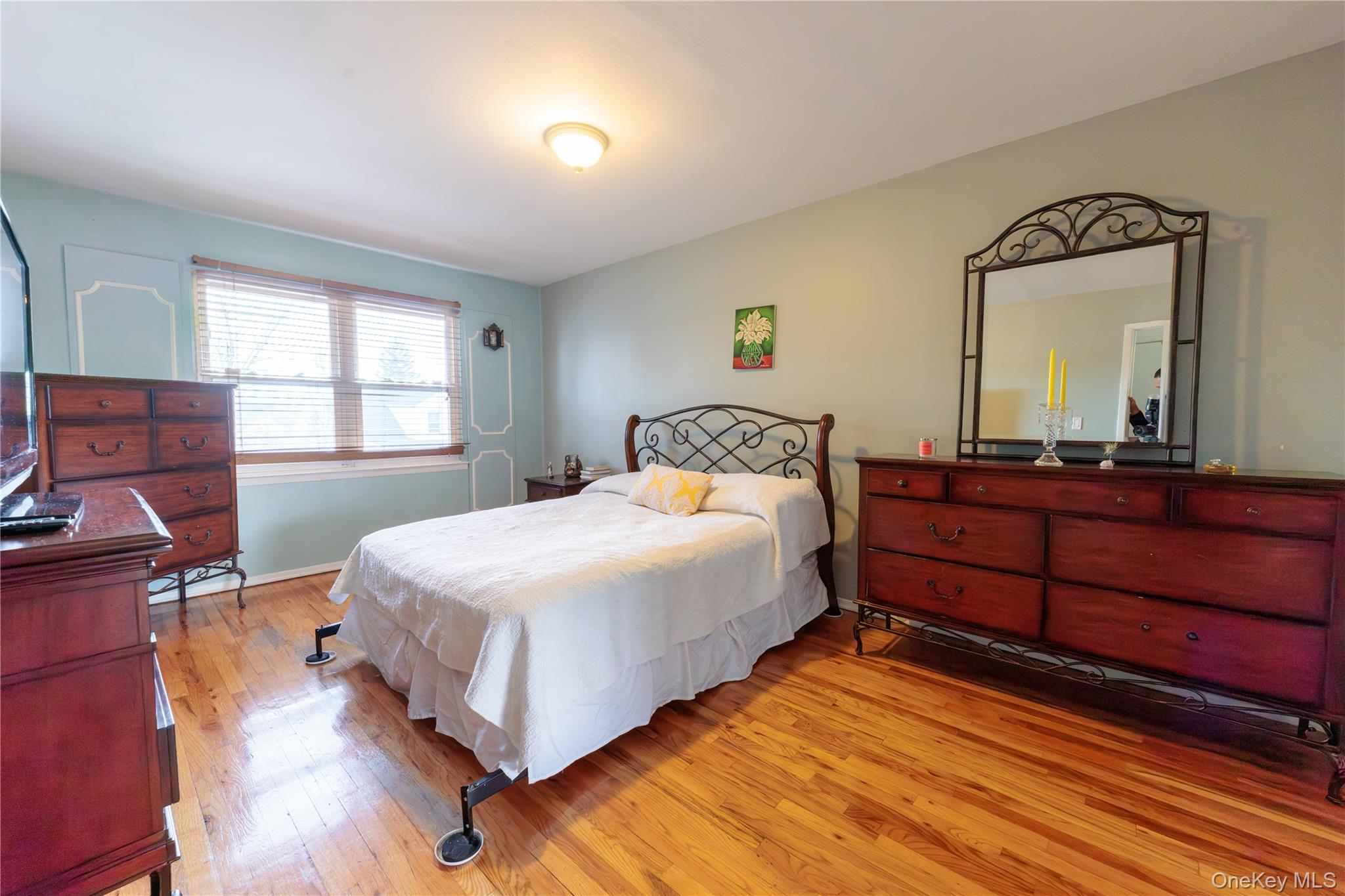 678 Front Street E Property Photo 15