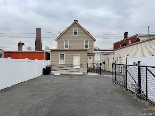 82-84 W Railroad Avenue Property Photo 7