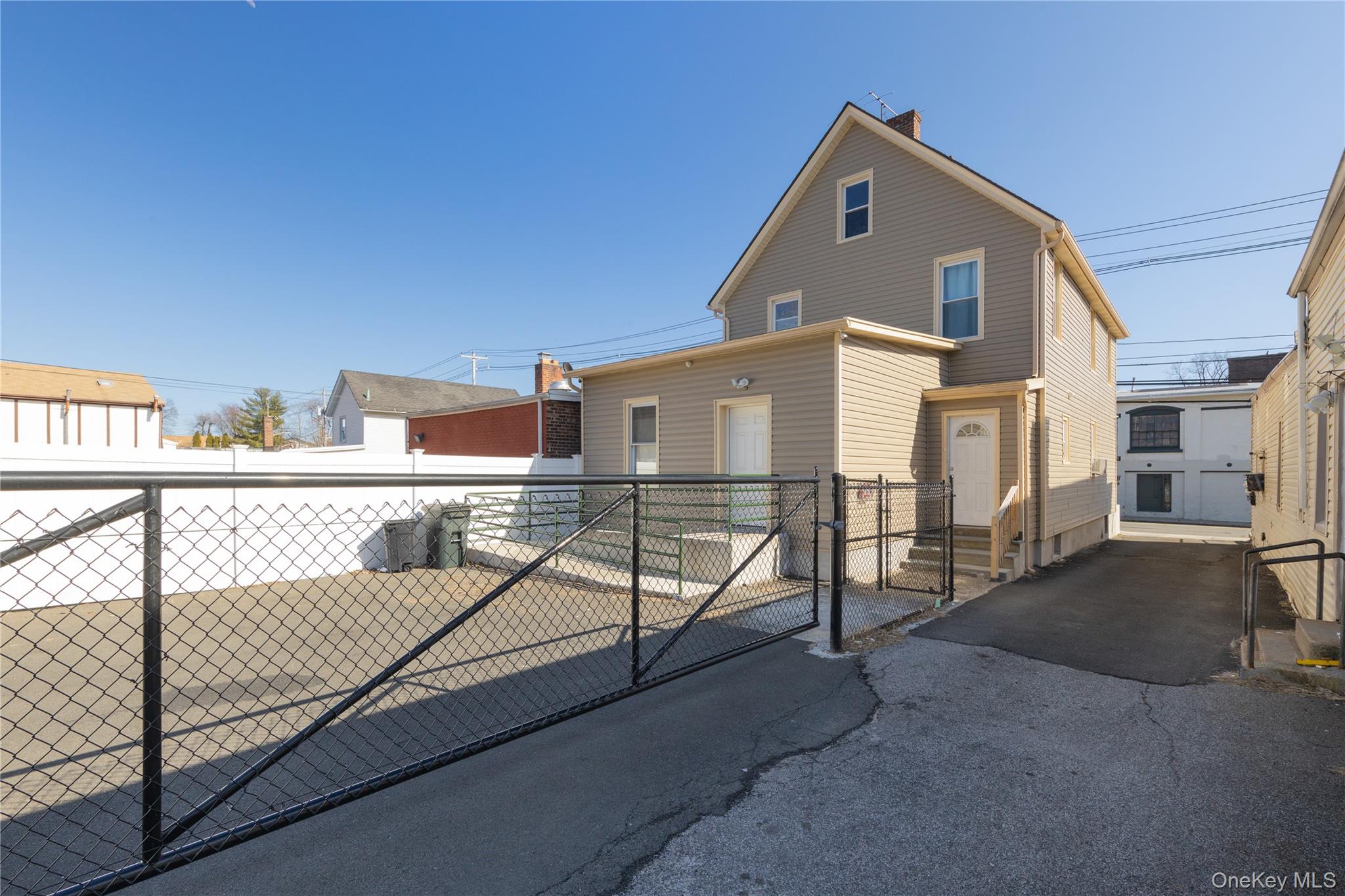 82-84 W Railroad Avenue Property Photo 8