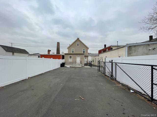 82-84 W Railroad Avenue Property Photo 9