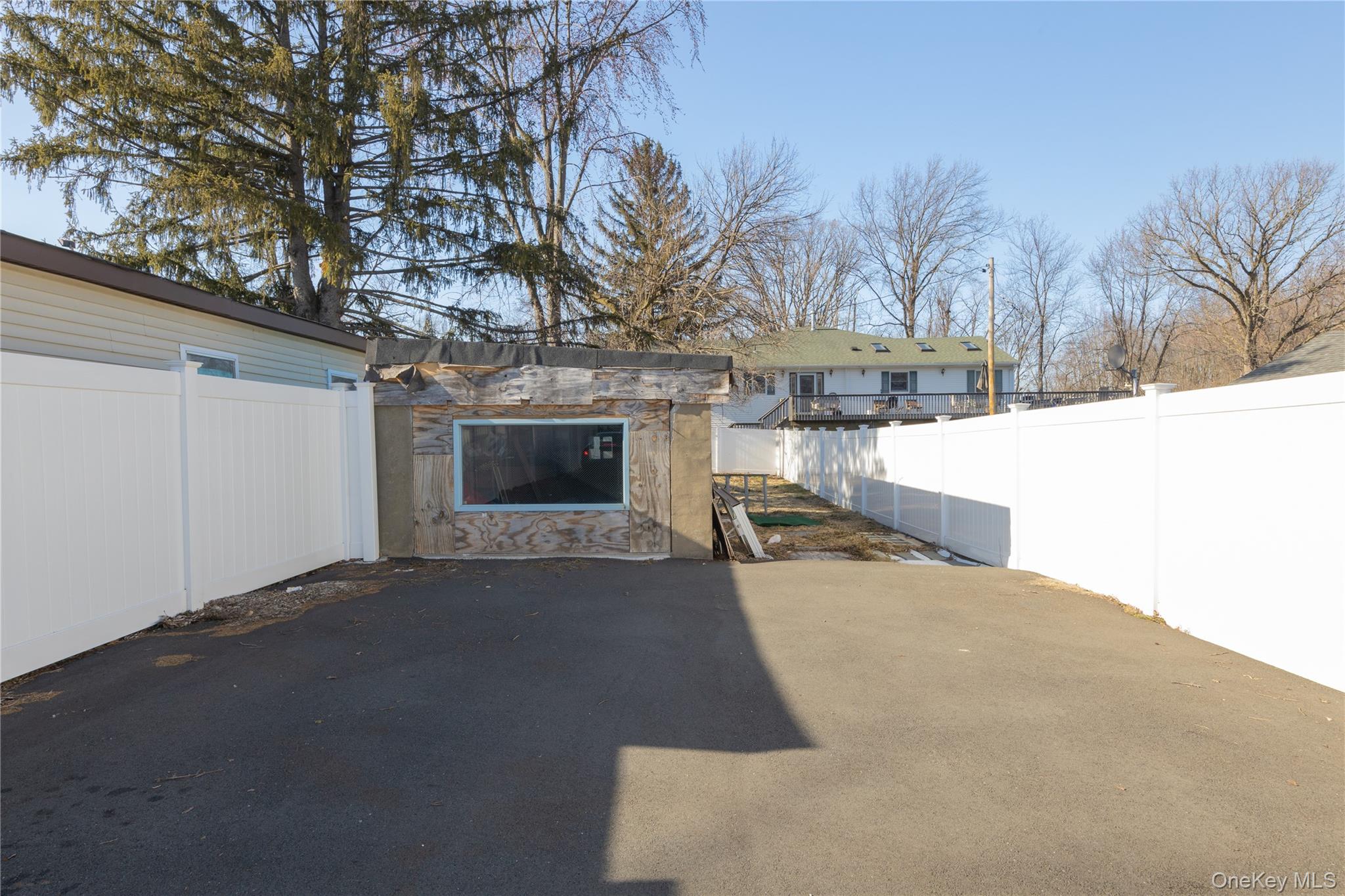 82-84 W Railroad Avenue Property Photo 10