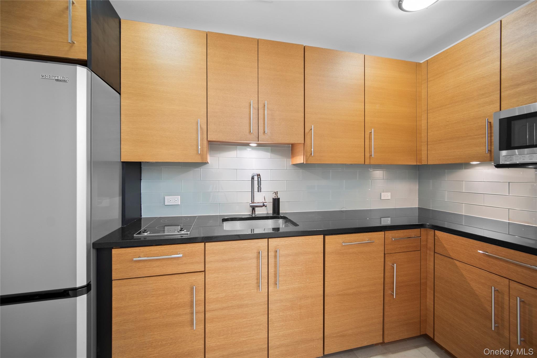 1 Renaissance Square 10c Property Photo 7