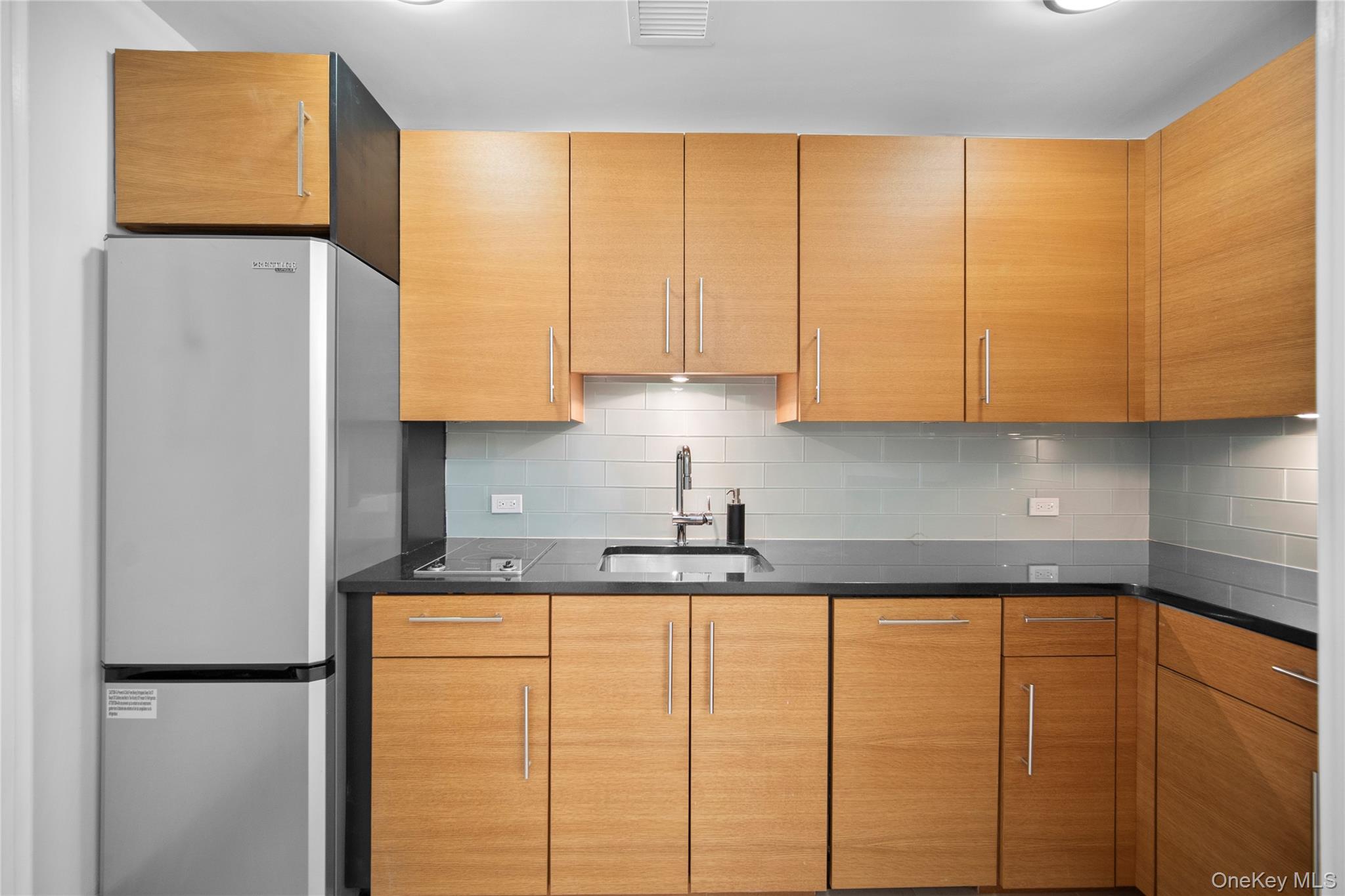 1 Renaissance Square 10c Property Photo 8