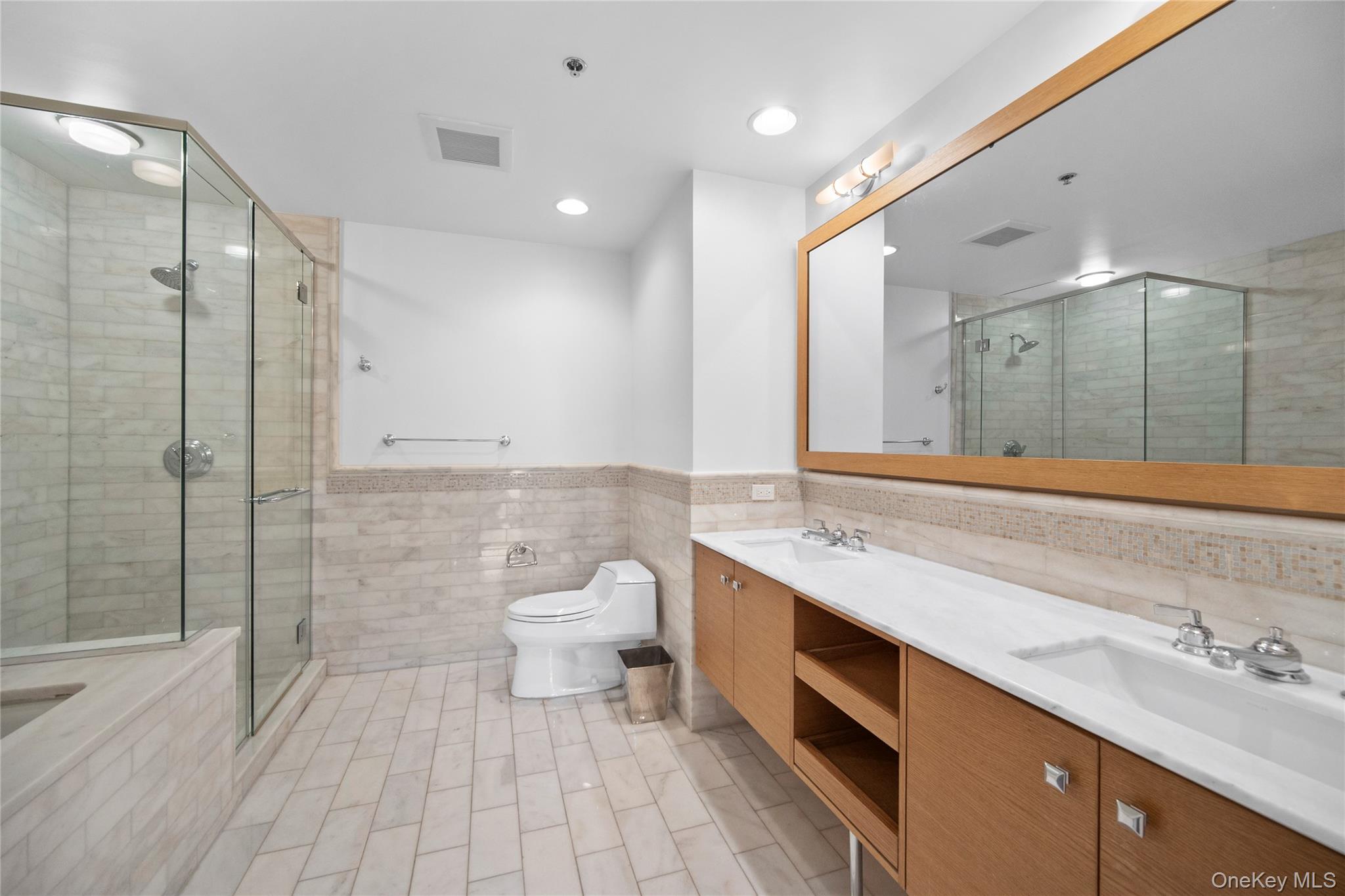 1 Renaissance Square 10c Property Photo 16