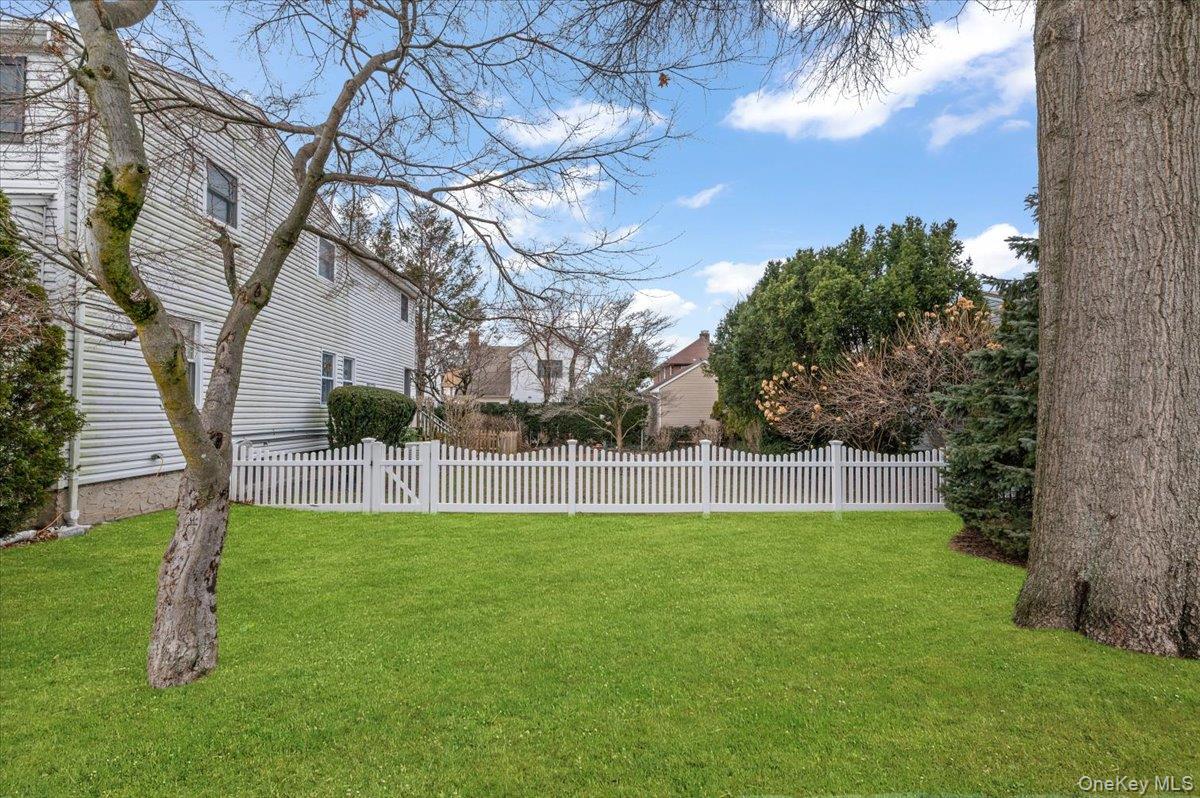 13 Elm Street Property Photo 2