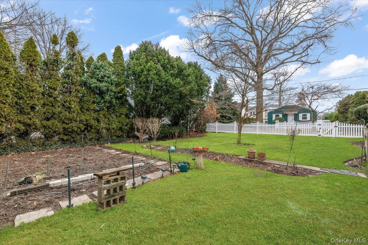 13 Elm Street Property Photo 4