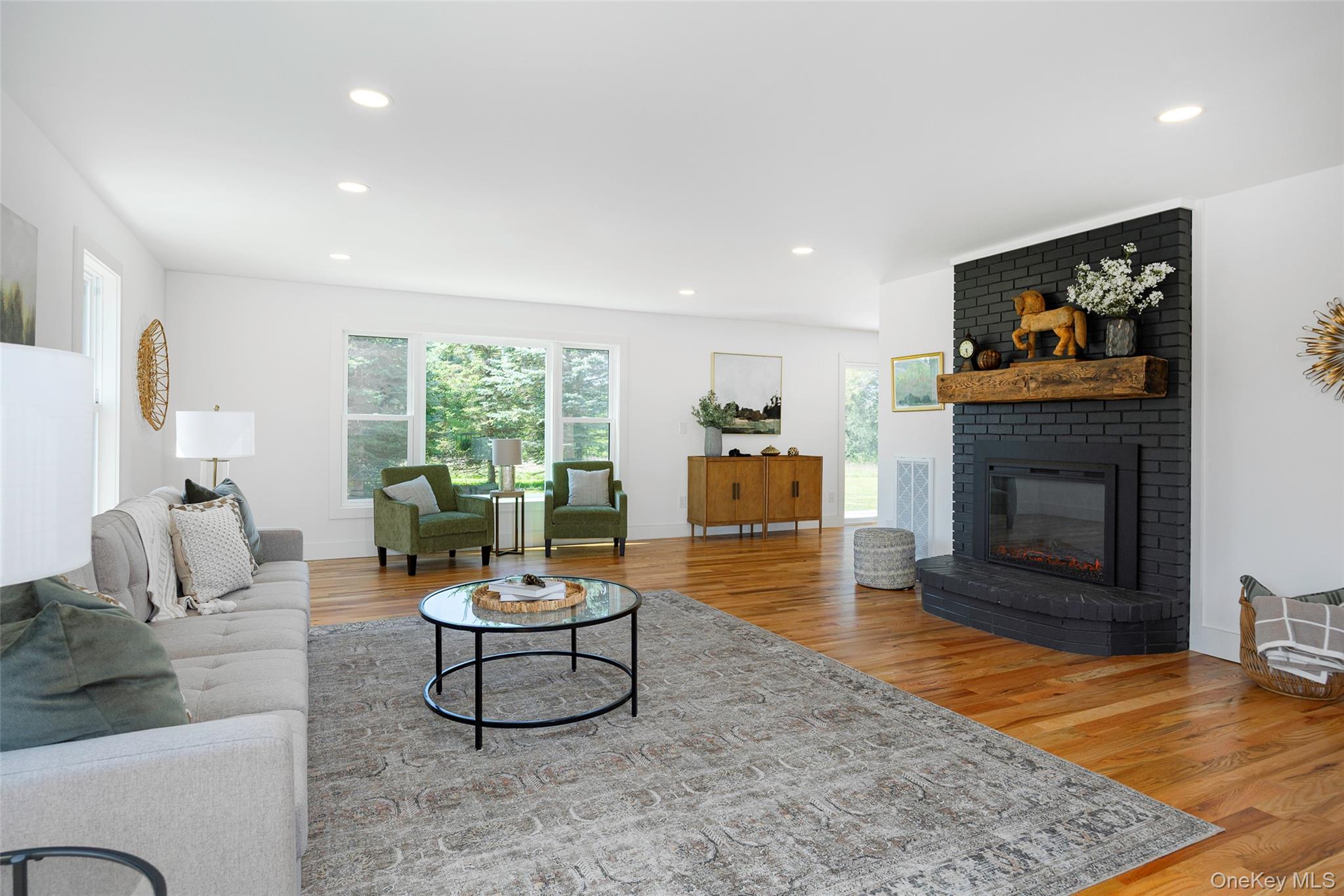 327 Hynes Road Property Photo 6