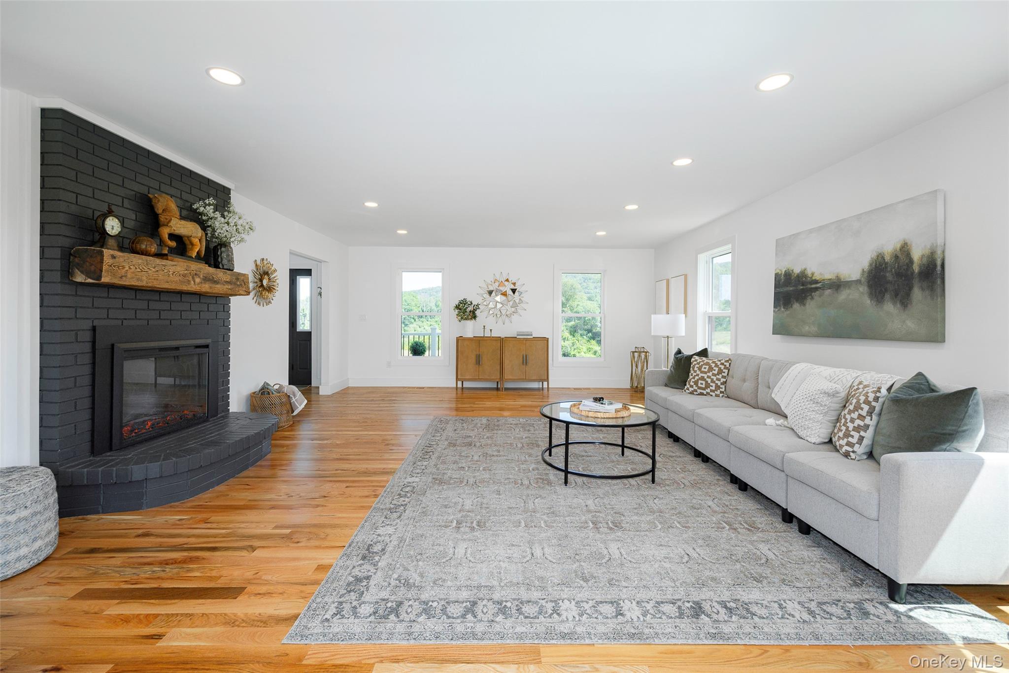 327 Hynes Road Property Photo 7