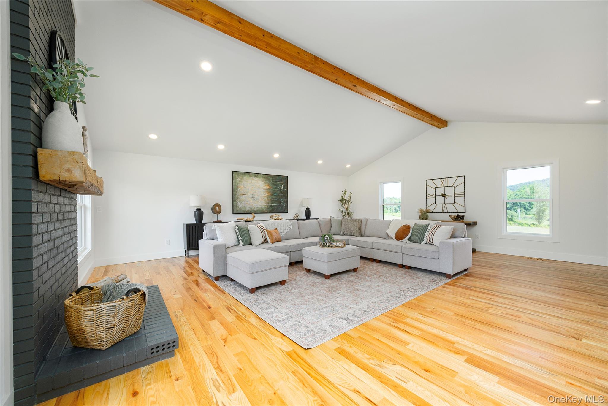 327 Hynes Road Property Photo 14
