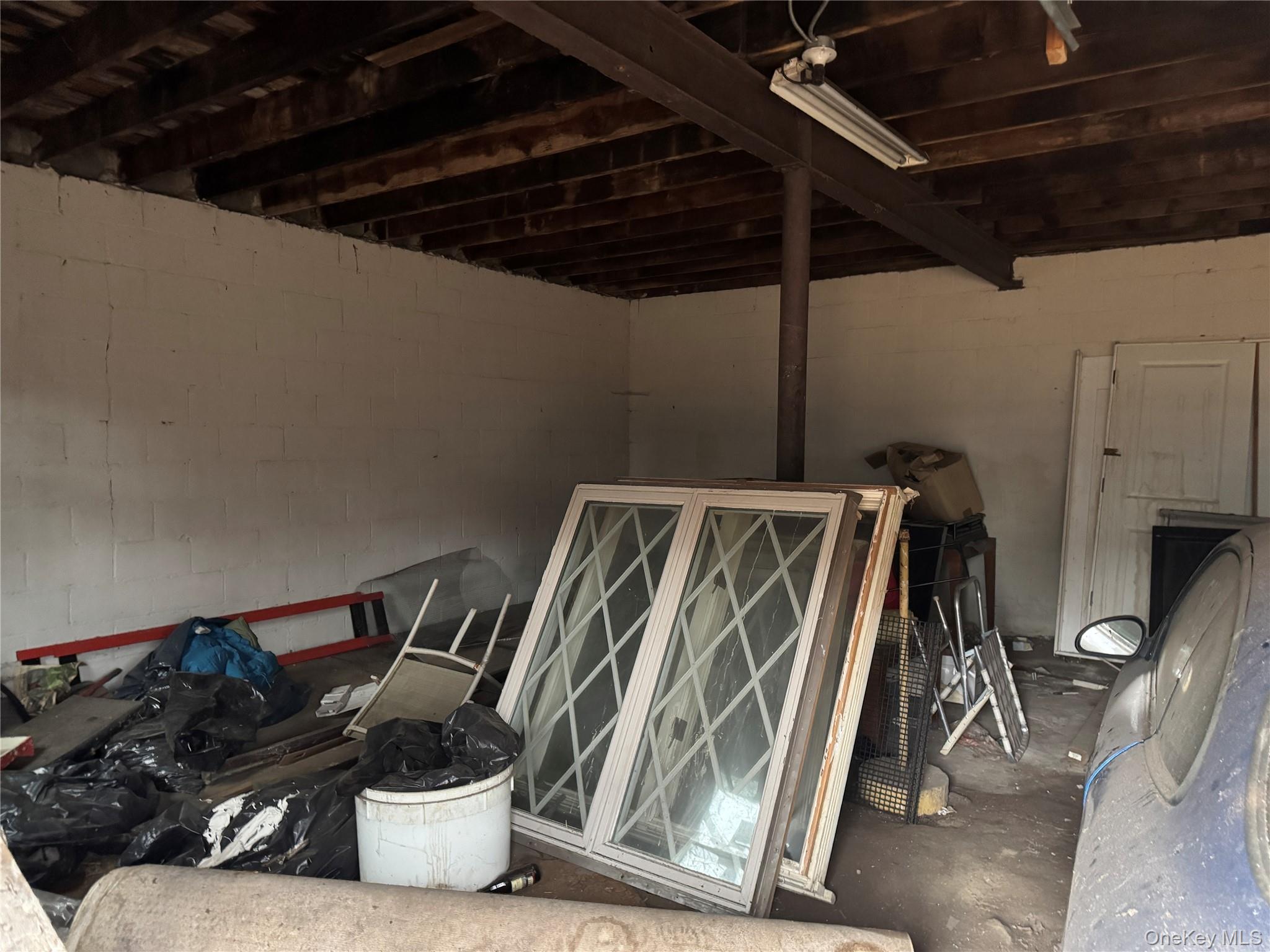 18 Hasbrouck Street Property Photo 3