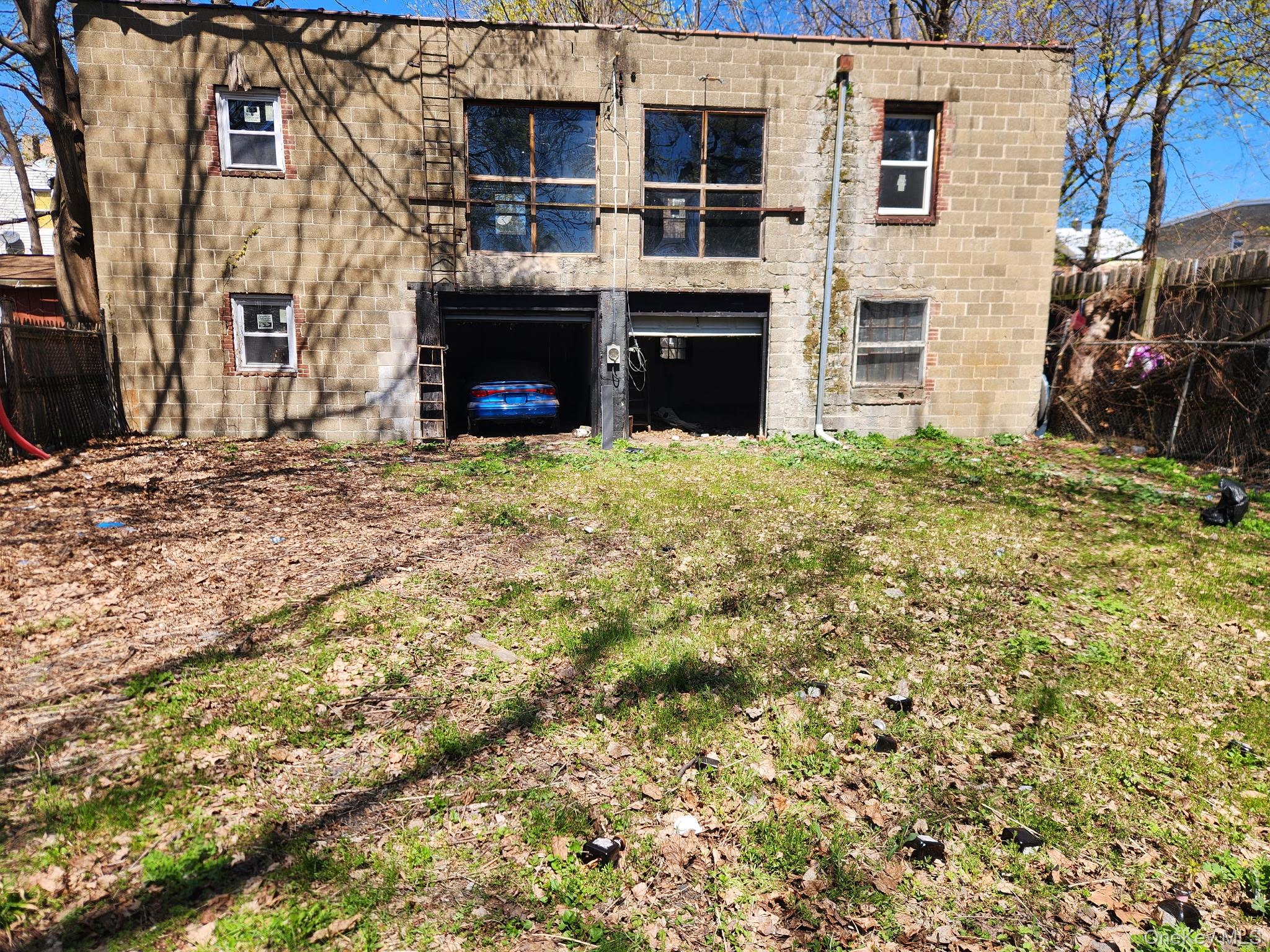 18 Hasbrouck Street Property Photo 3