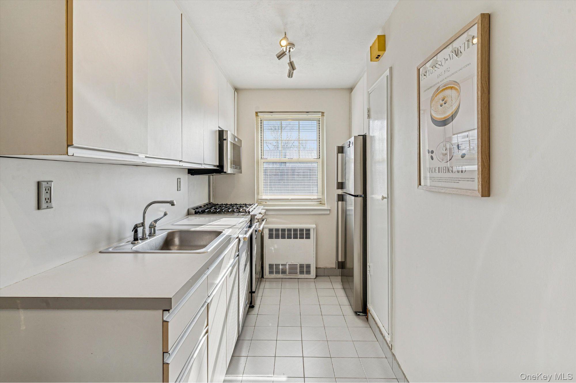 411 Merrick Road B Property Photo 4