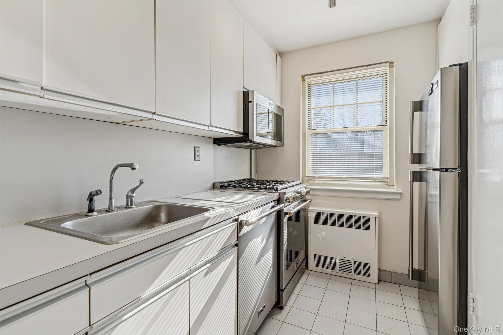 411 Merrick Road B Property Photo 6