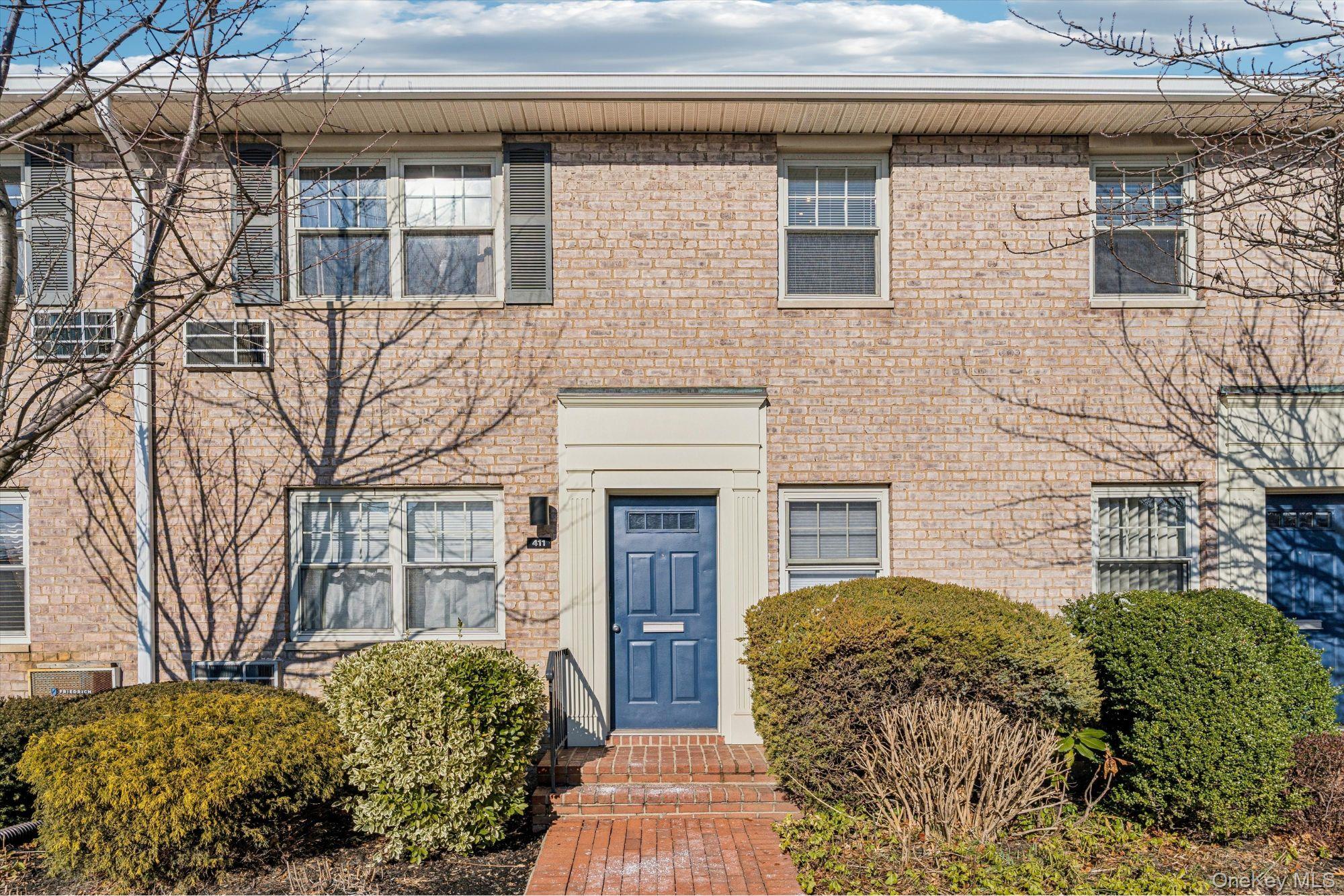 411 Merrick Road B Property Photo 13