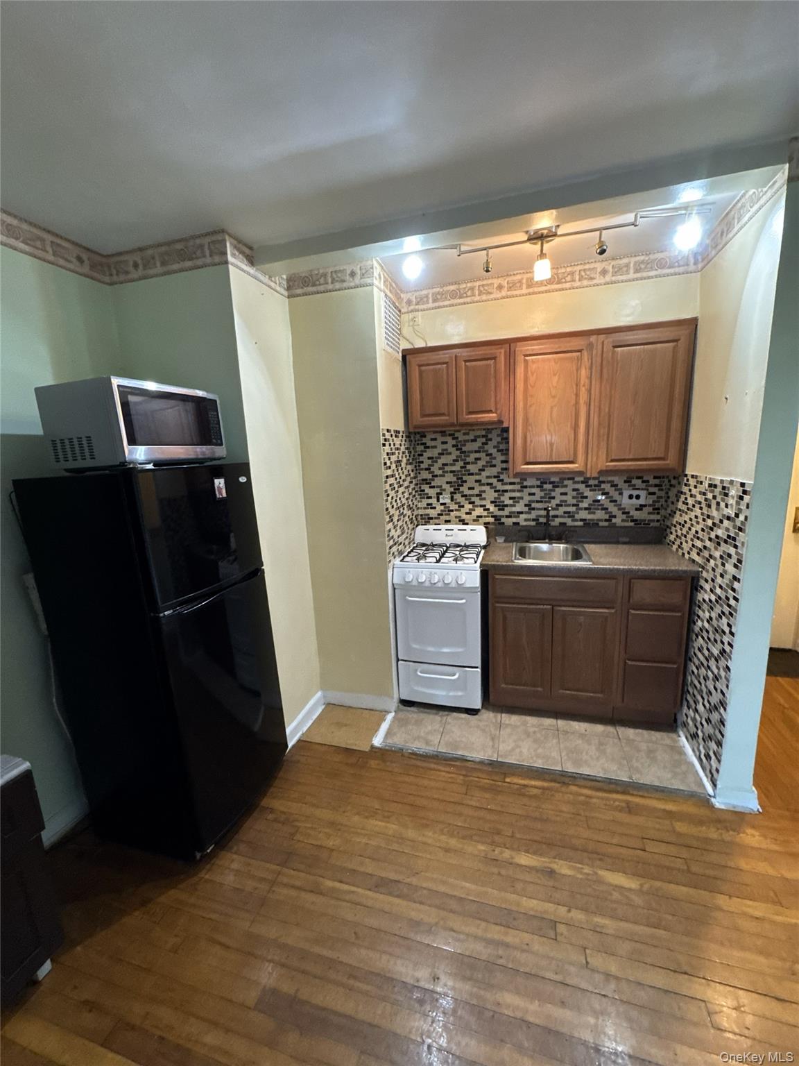 2821 Kings Highway 4m Property Photo 5