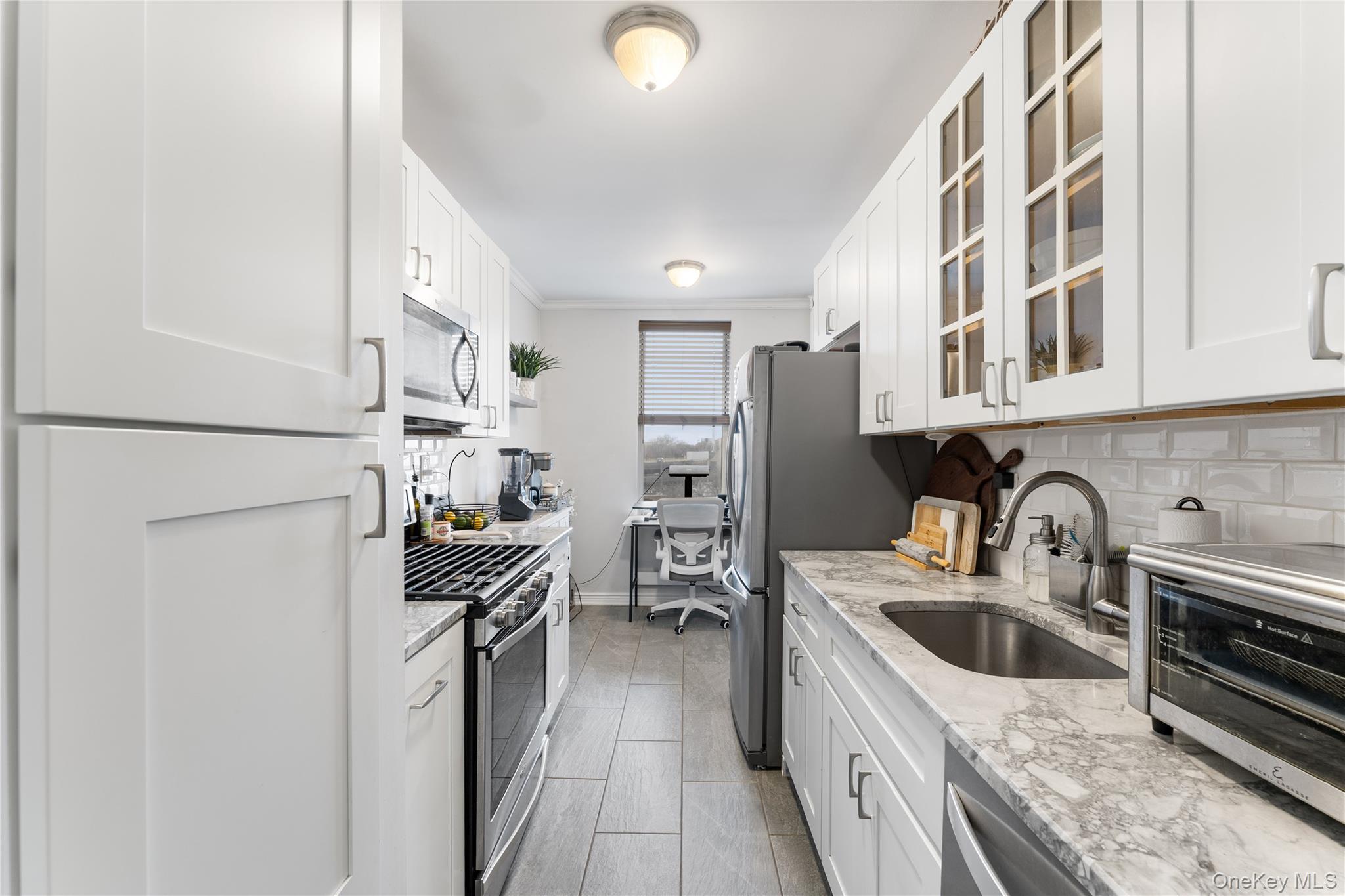 472 Gramatan Avenue Bldg 6, Unit Bb4 Property Photo 4