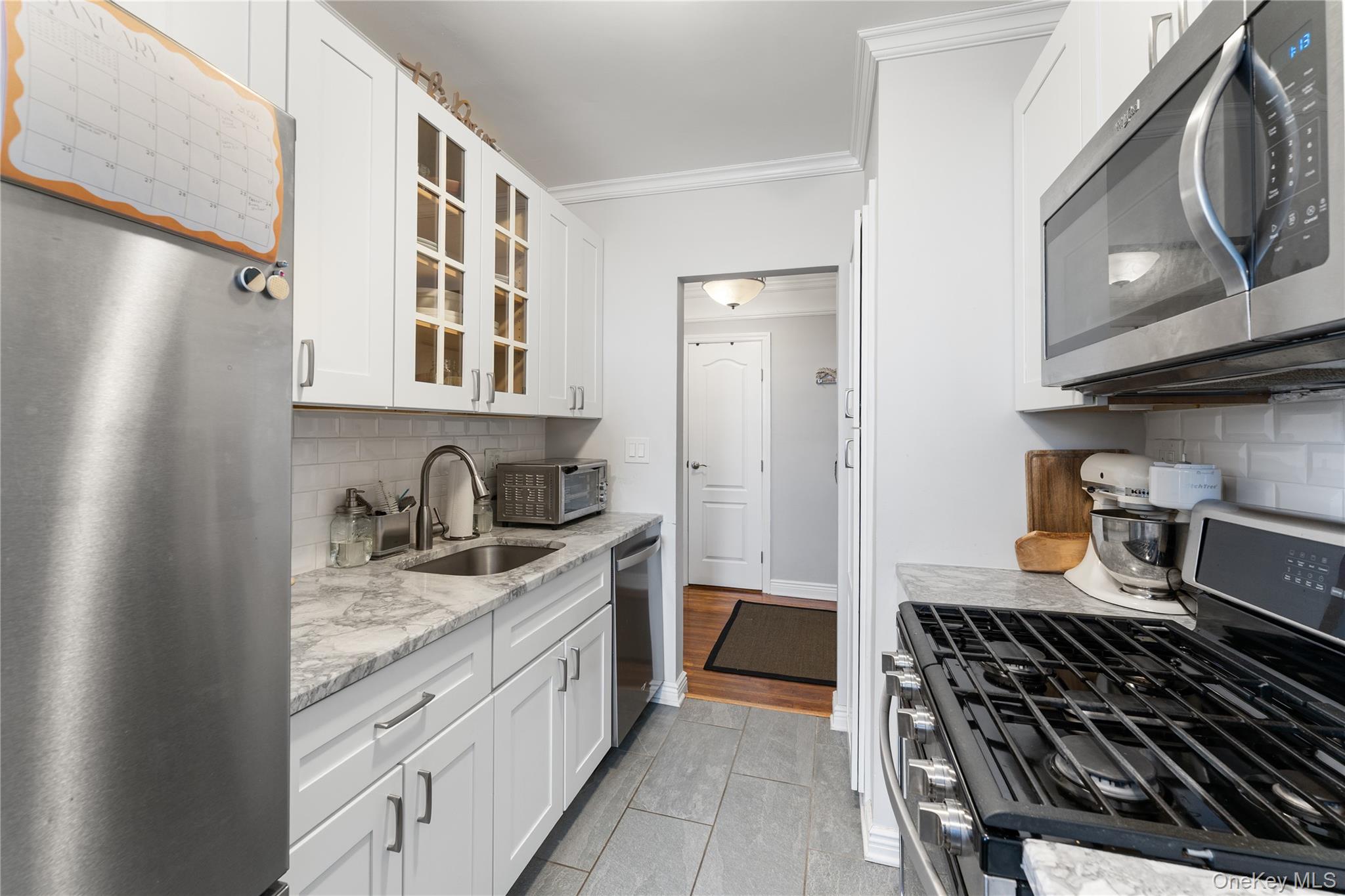 472 Gramatan Avenue Bldg 6, Unit Bb4 Property Photo 5