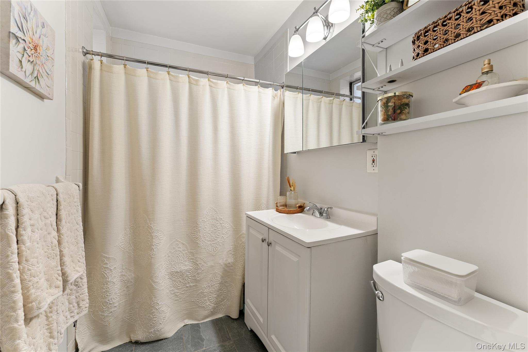 472 Gramatan Avenue Bldg 6, Unit Bb4 Property Photo 7