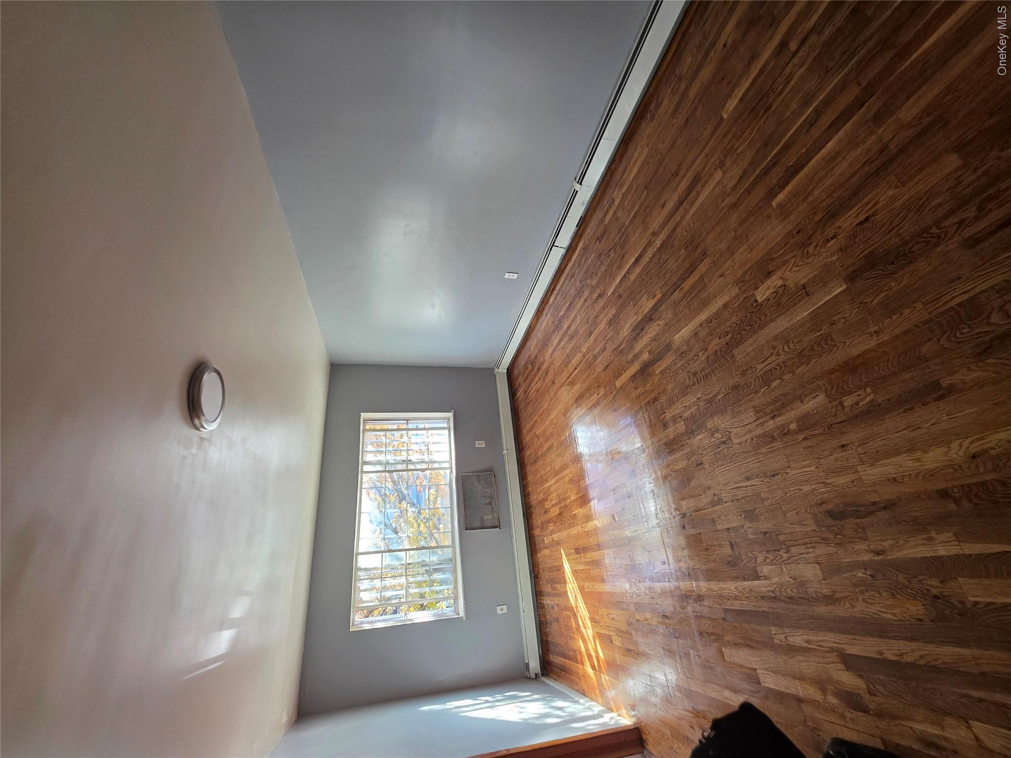 476 Ralph Avenue Property Photo 6