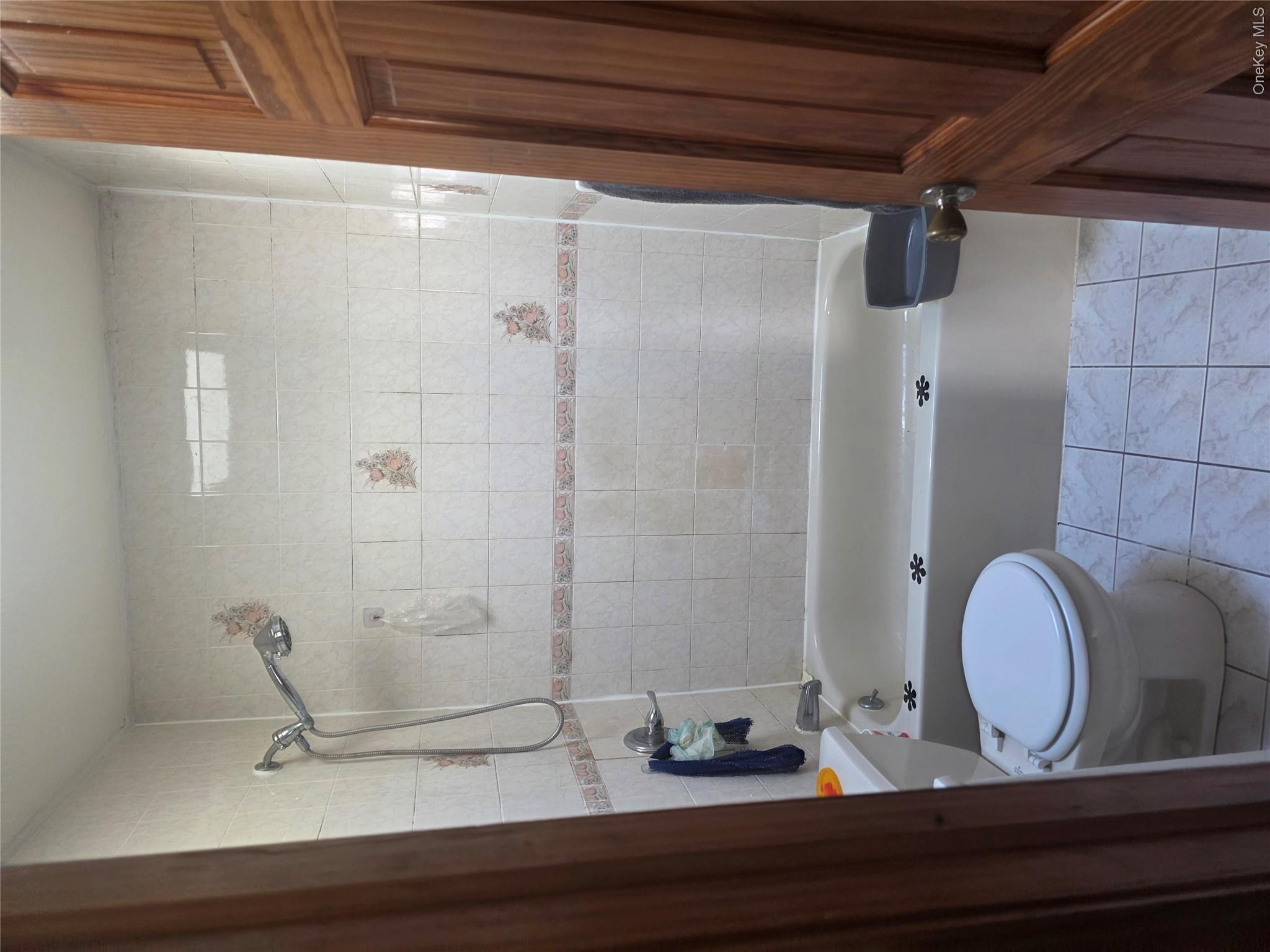 476 Ralph Avenue Property Photo 10