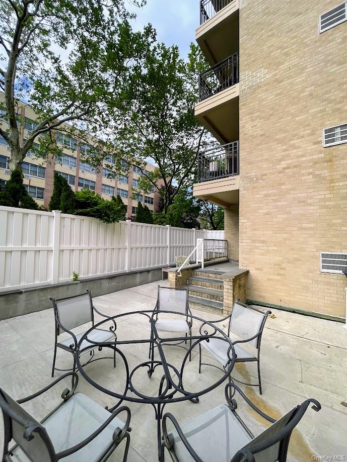 12 Old Mamaroneck Road 2g Property Photo 10