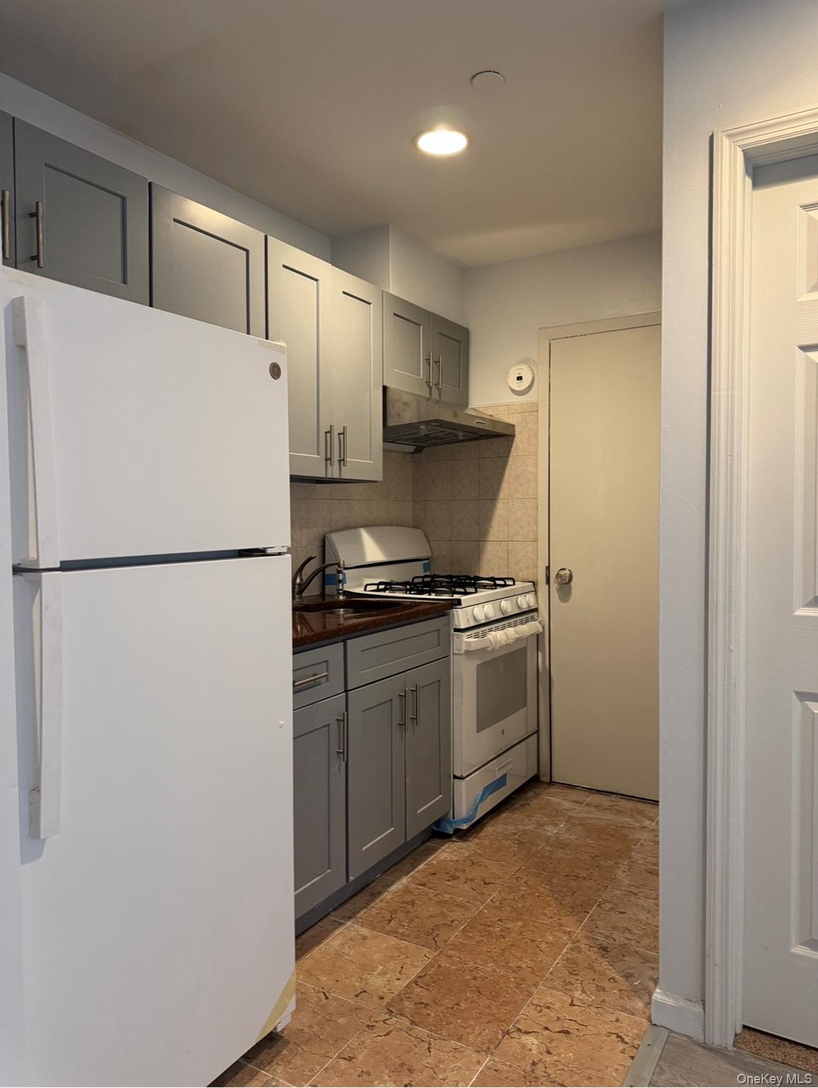 43-20 Union Street 6d Property Photo 5