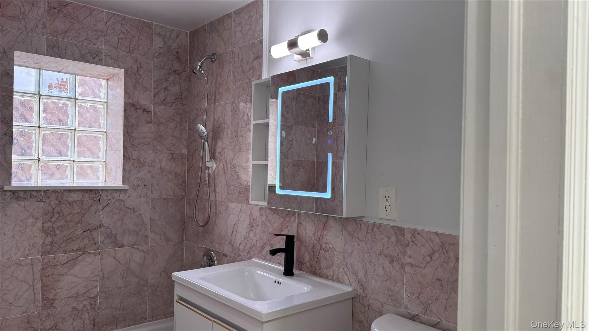43-20 Union Street 6d Property Photo 6