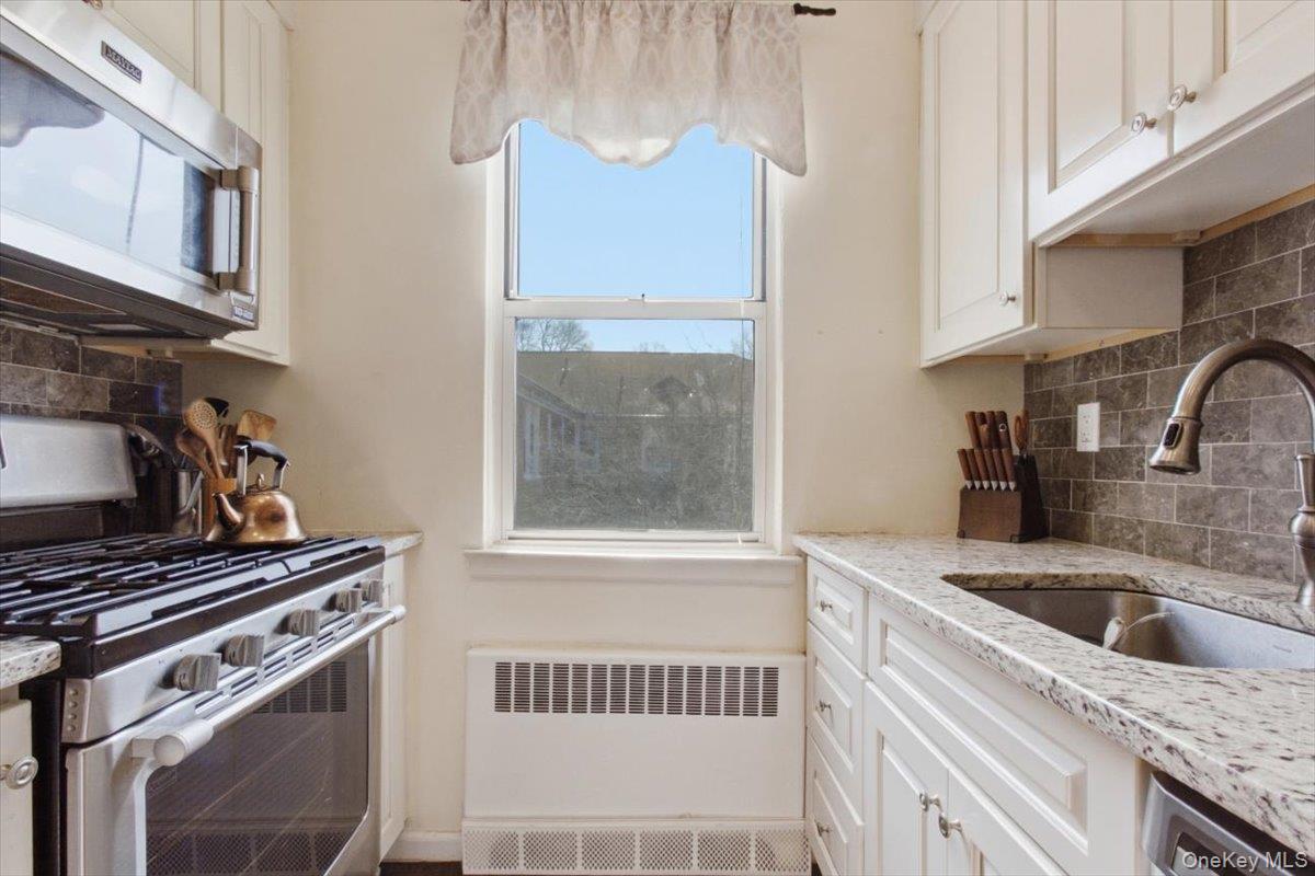 15 Bryant Crescent 2b Property Photo 13